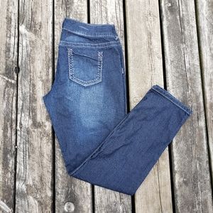 Maurices Premium embellished blue denim skinny jeans size XL in great condition